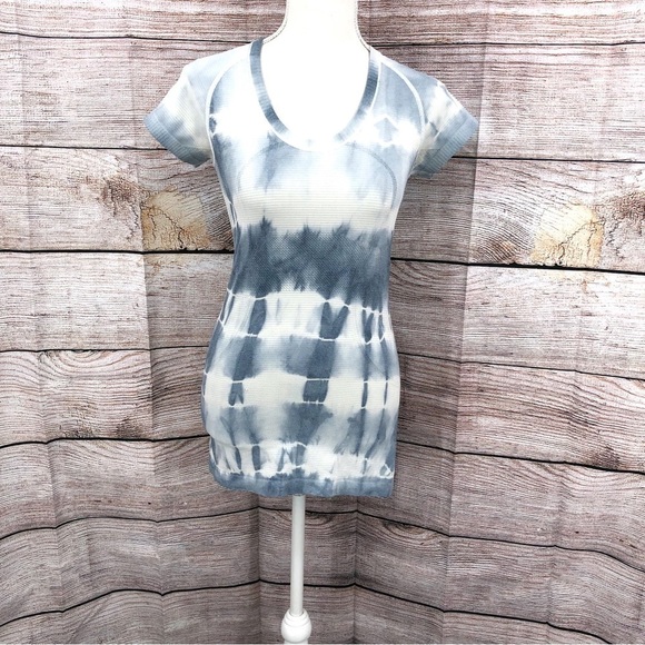 Lululemon Swiftly Tech Blue Tie Dye Short Sleeve T Shirt Size 6 - Picture 3 of 9